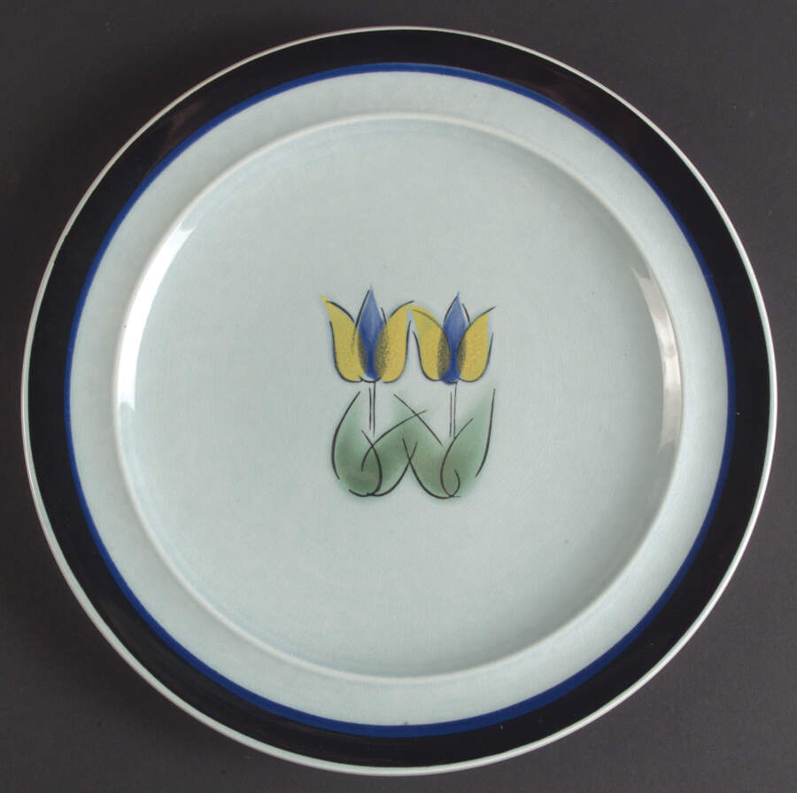 Tulip Dinner Plate by International-1