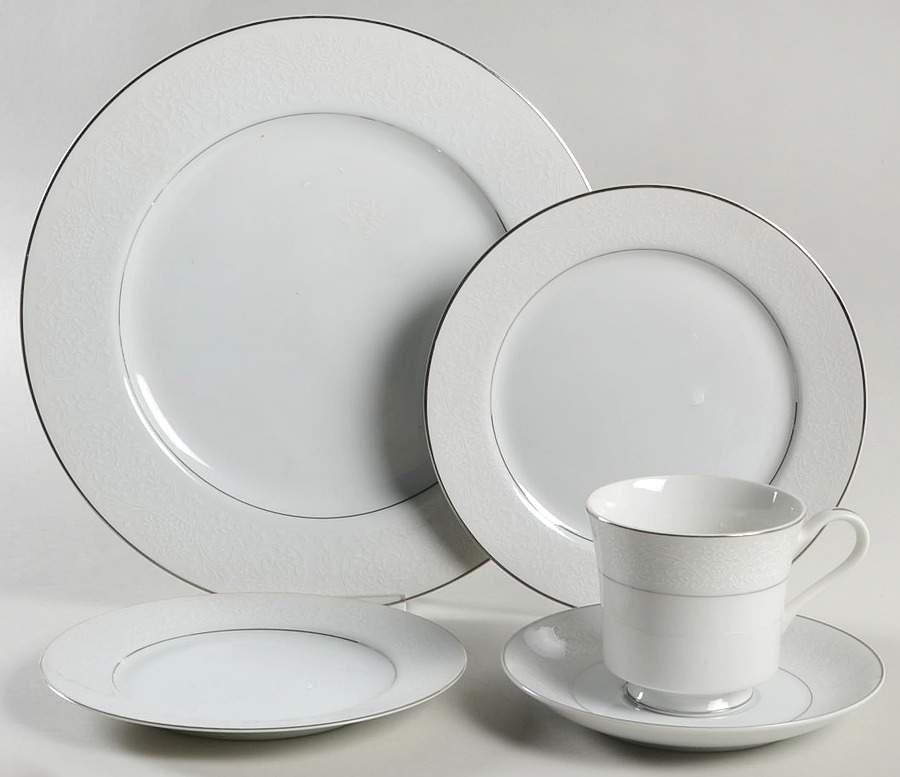 Wakefield 5 Piece Place Setting by International-1