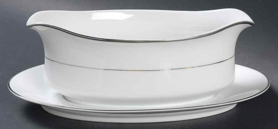 Wedding Ring Gravy Boat with Attached Underplate by International-1
