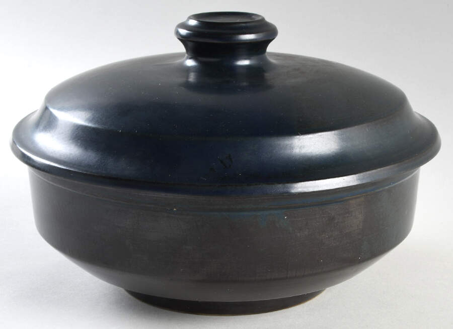 Blue Ridge 2.5 Qt Round Covered Casserole by Iron Mountain-1