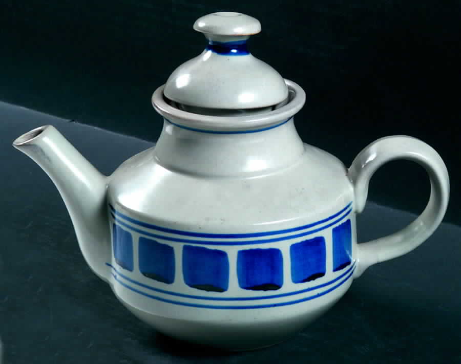 Huckleberry Teapot & Lid by Iron Mountain-1