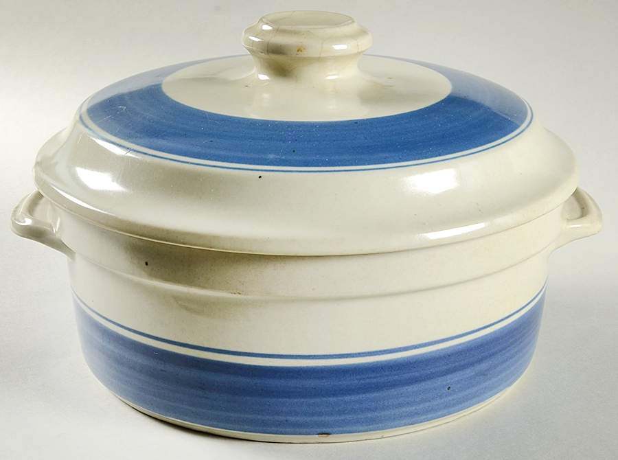 Huckleberry 2.5 Qt Round Covered Casserole by Iron Mountain-1