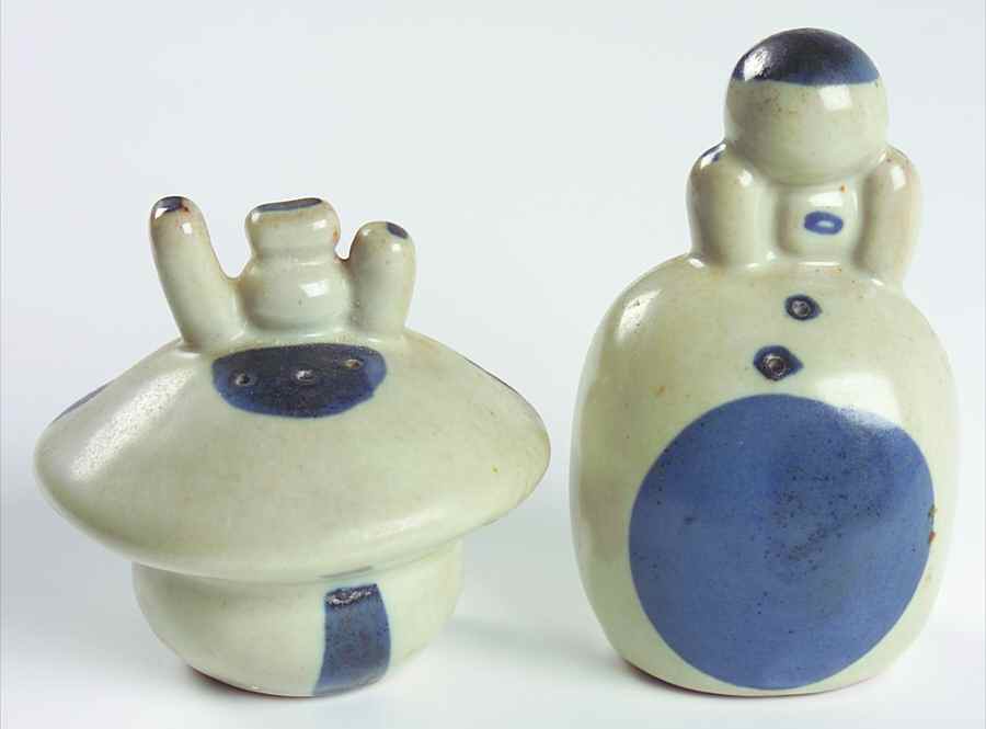 Lookout Mountain Figural Salt & Pepper Set by Iron Mountain-1