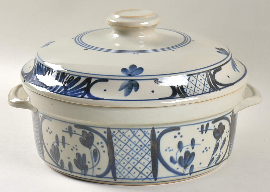 Martha's Flowers 3 Quart Round Covered Casserole by Iron Mountain-1