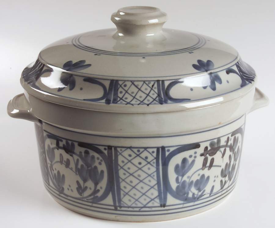 Martha's Flowers 3.5 Quart Round Covered Casserole by Iron Mountain-1