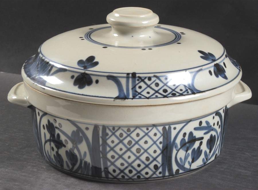 Martha's Flowers 3 Quart Round Covered Casserole by Iron Mountain-1
