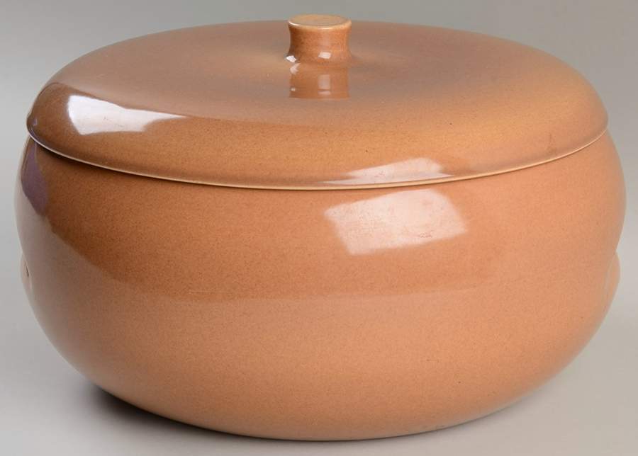 Casual Apricot Dutch Oven W/Knob Lid by Iroquois-1