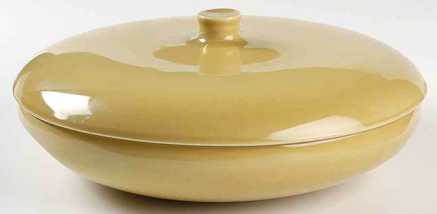 Casual Avocado Divided Round Covered Vegetable Bowl (RDV*/Knob Li by Iroquois-1