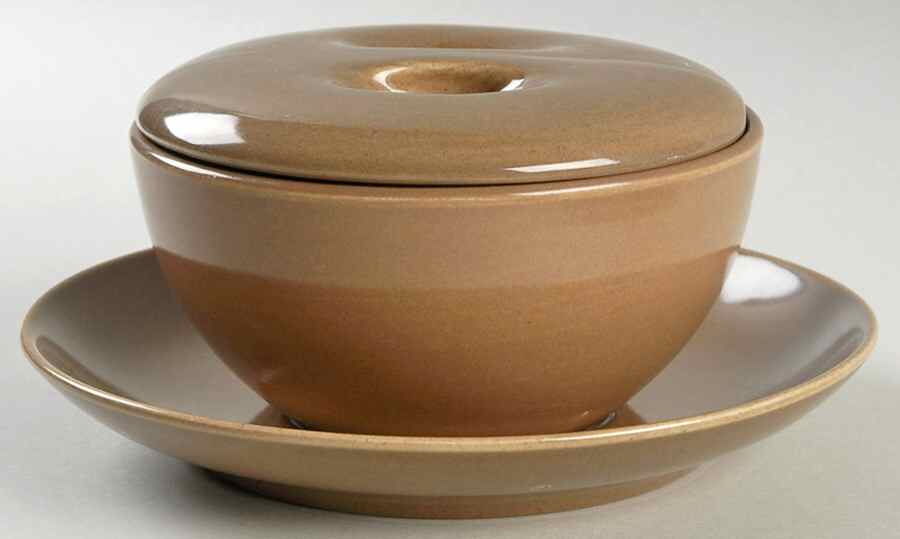 Casual Brown Gravy & Lid w/Underplate (Soup Base) by Iroquois-1