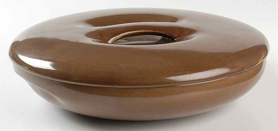 Casual Brown Divided Rd Covered Vegetable Bowl (RDV Base/Recess by Iroquois-1