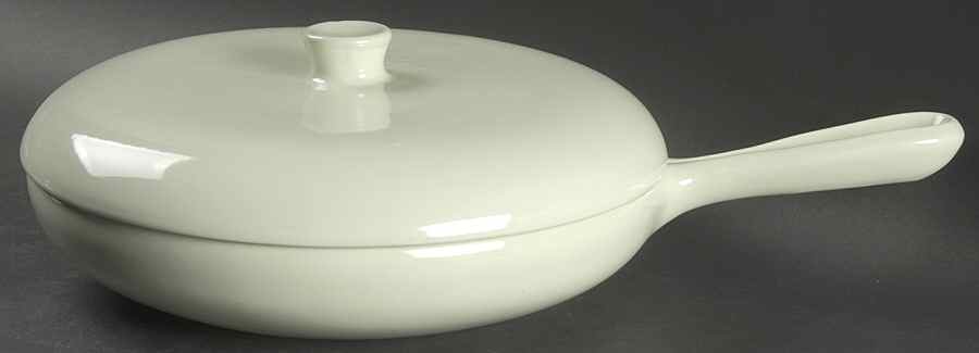 Casual Lettuce Green 10" Skillet W/Knob Lid by Iroquois-1
