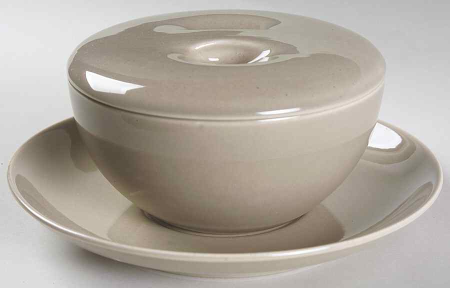 Casual Oyster Gravy & Lid w/Underplate (Soup Base) by Iroquois-1
