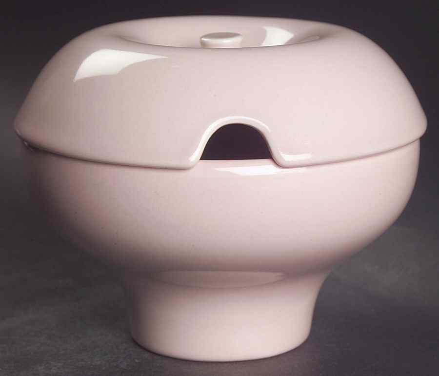 Casual Pink Redesigned Gravy & Lid by Iroquois-1