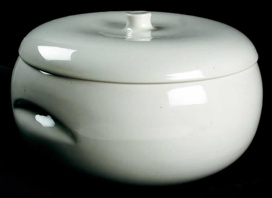 Casual White Dutch Oven W/Knob Lid by Iroquois-1