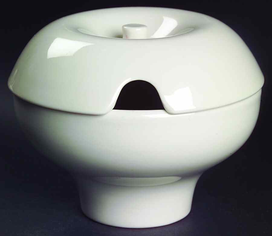 Casual White Redesigned Gravy & Lid by Iroquois-1