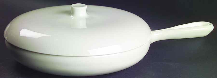Casual White 10" Skillet W/Knob Lid by Iroquois-1