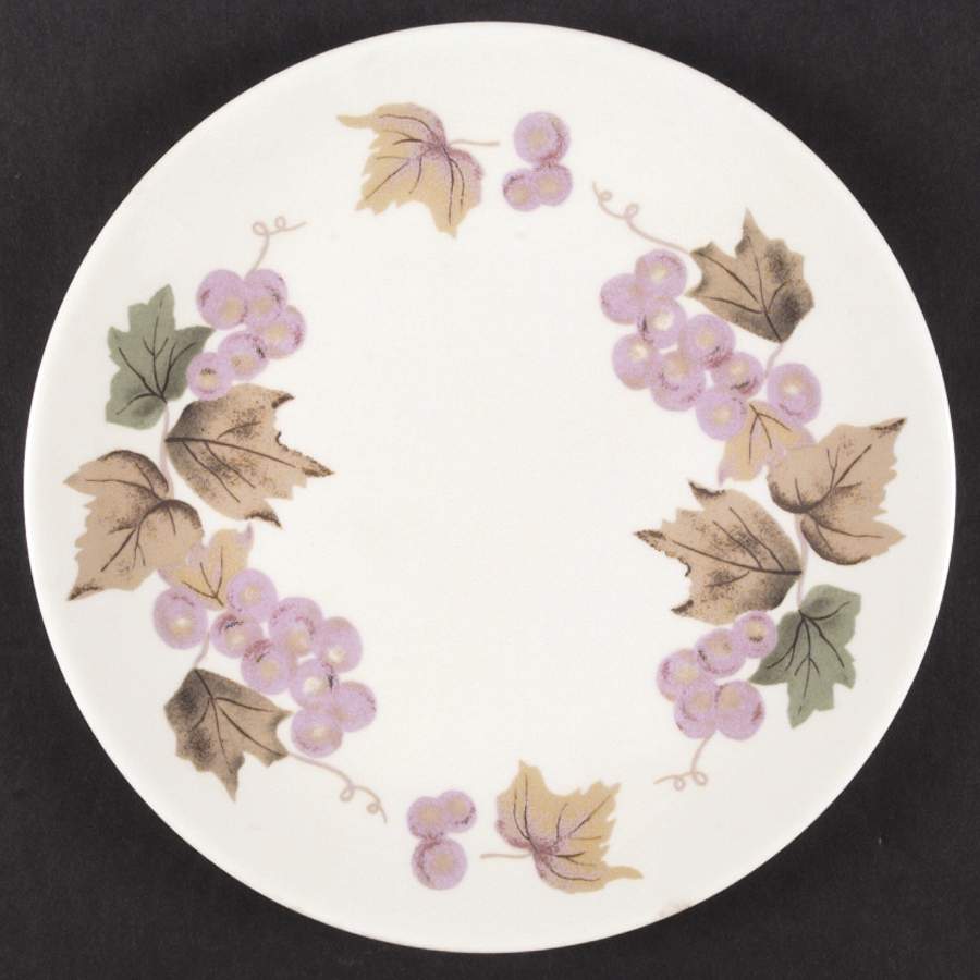Grapes Dinner Plate by Iroquois-1