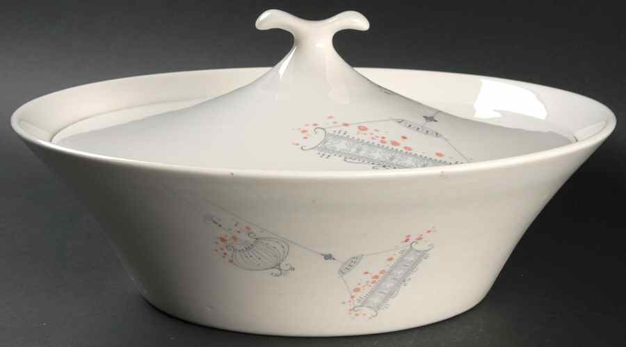Jardinieres 2 Qt Round Covered Casserole by Iroquois-1