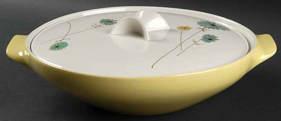 Lazy Daisy 2 Qt Round Covered Casserole by Iroquois-1