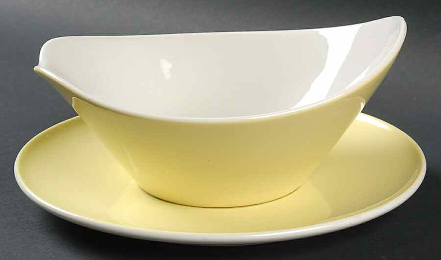 Lazy Daisy Gravy Boat with Attached Underplate by Iroquois-1