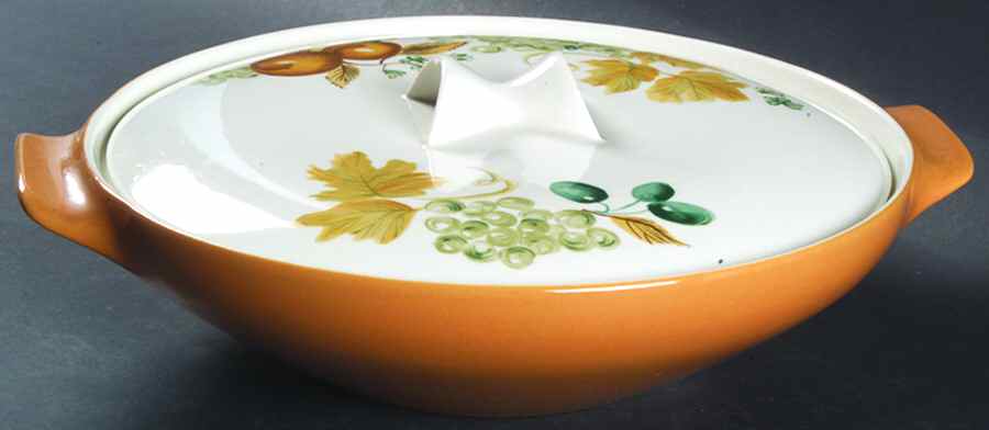 Old Orchard 1.5 Qt Round Covered Casserole by Iroquois-1
