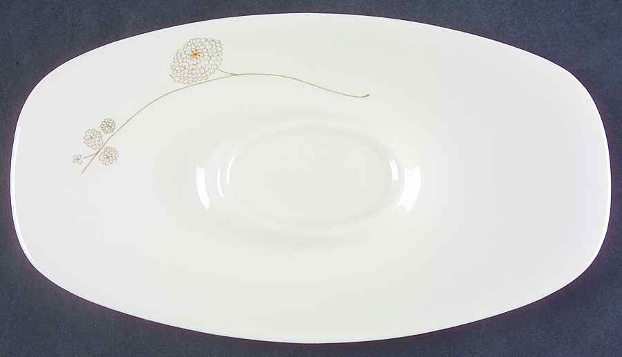 Pompon Underplate for Gravy Boat by Iroquois-1