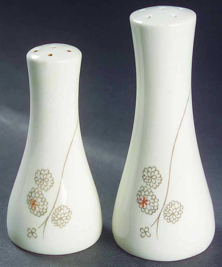 Pompon Salt & Pepper Set by Iroquois-1