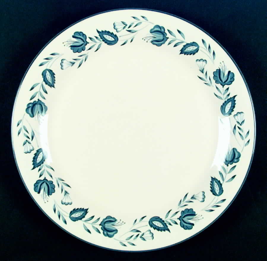 Freedom Dinner Plate by International-1