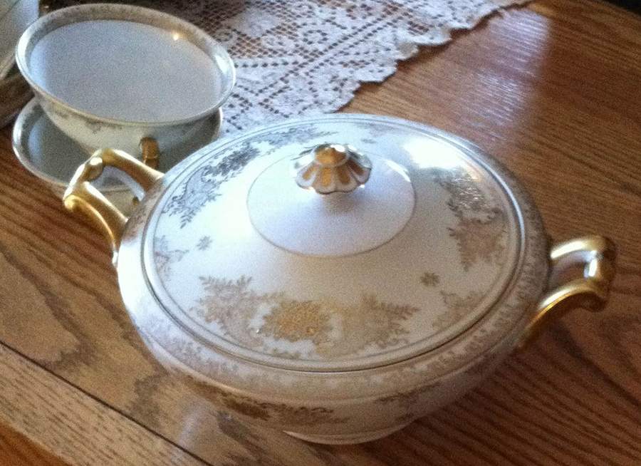 IMP32 Round Covered Vegetable by Imperial (Japan)-1