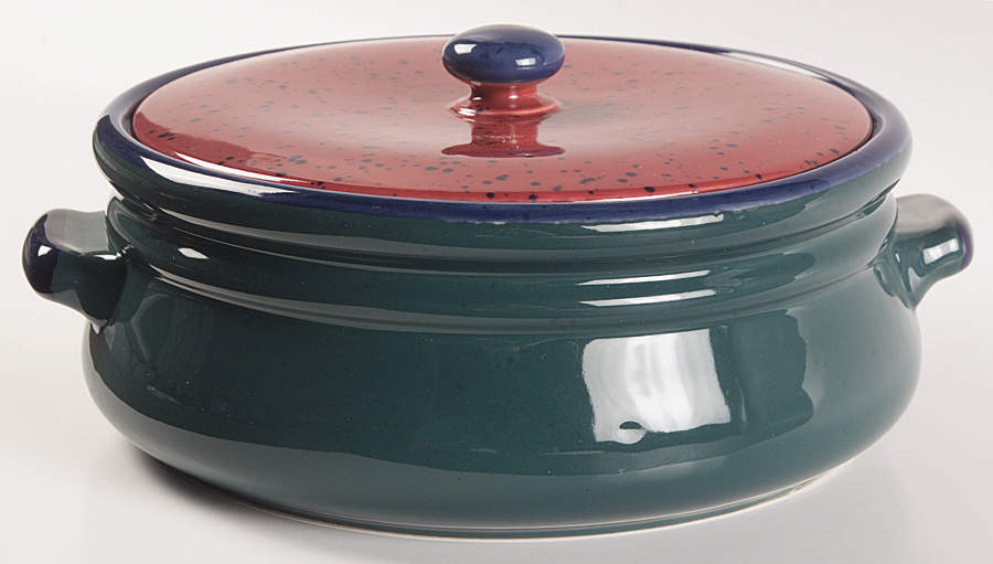Universe 2.5 Qt Round Covered Casserole by International-1