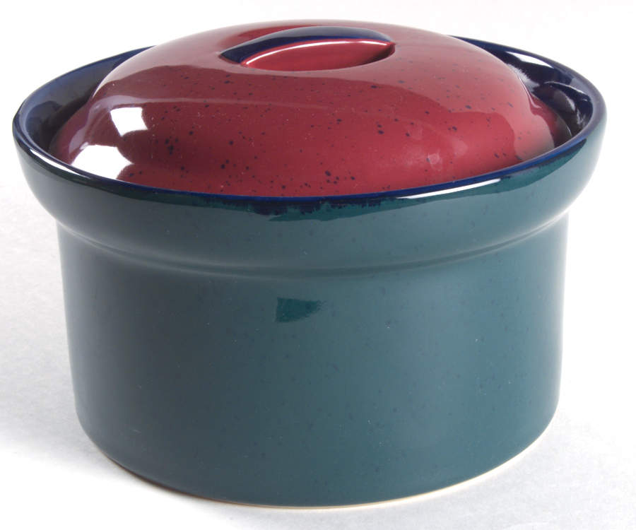 Universe 2 Qt Round Covered Casserole by International-1
