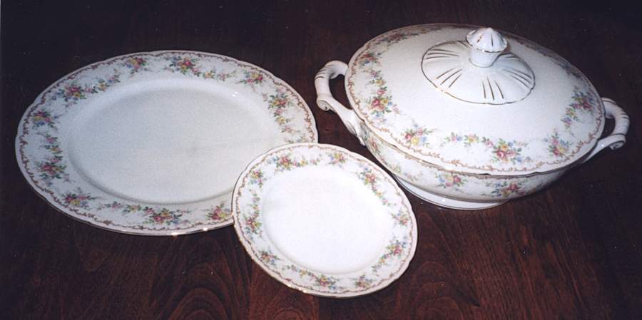 IMB22 Round Covered Vegetable by Imperial Bohemian-1