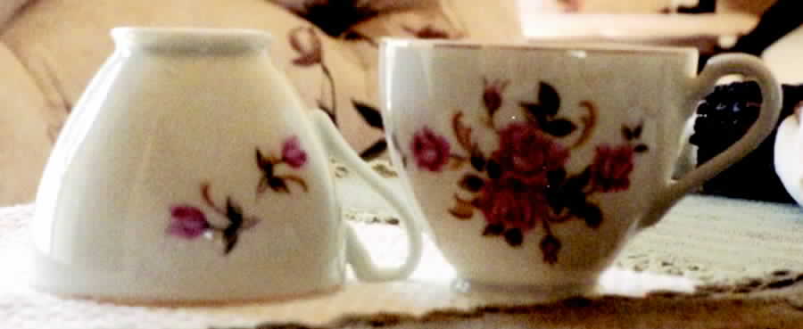 E1040 Footed Cup by Inarco (Japan)-1