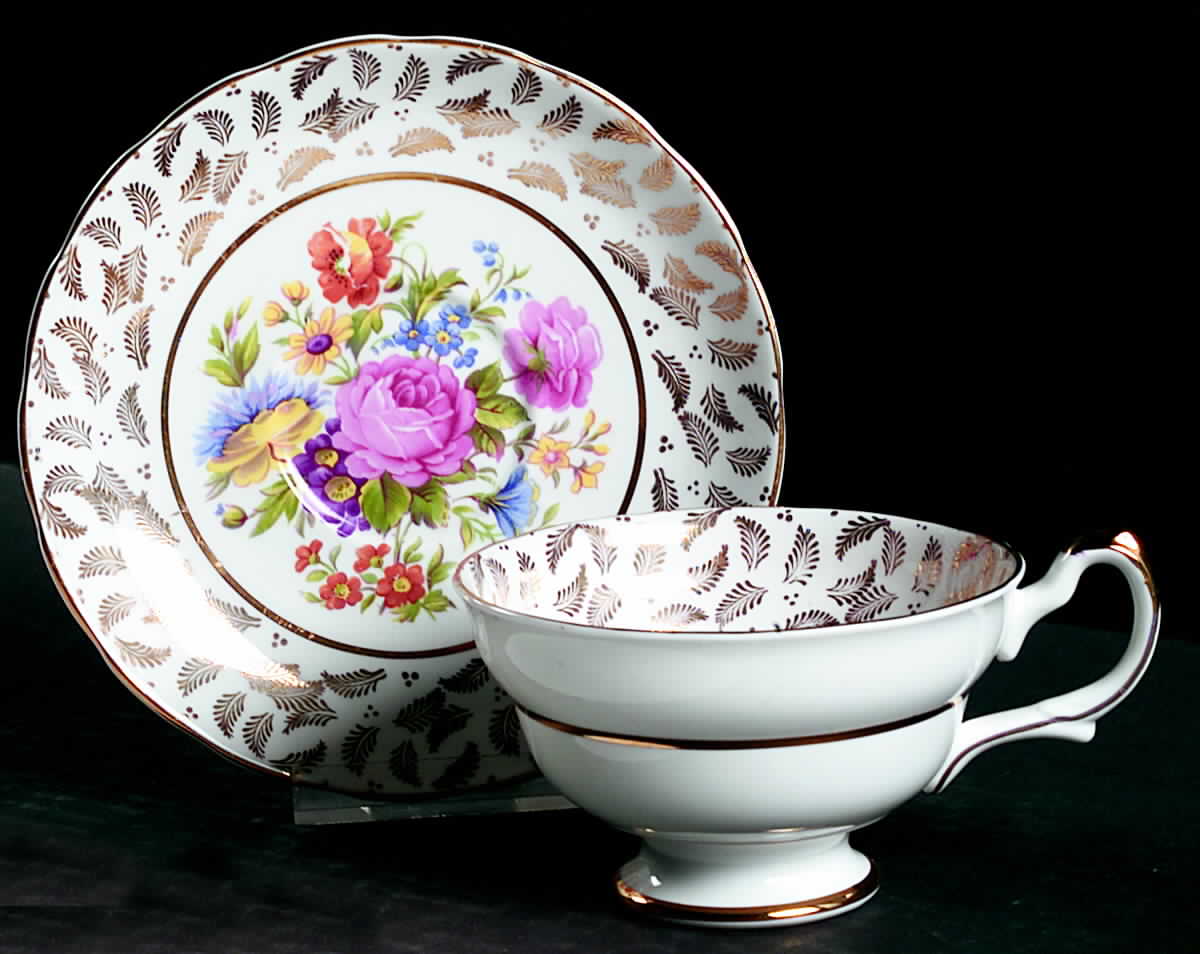 IPE7 Footed Cup & Saucer Set by Imperial (England)-1