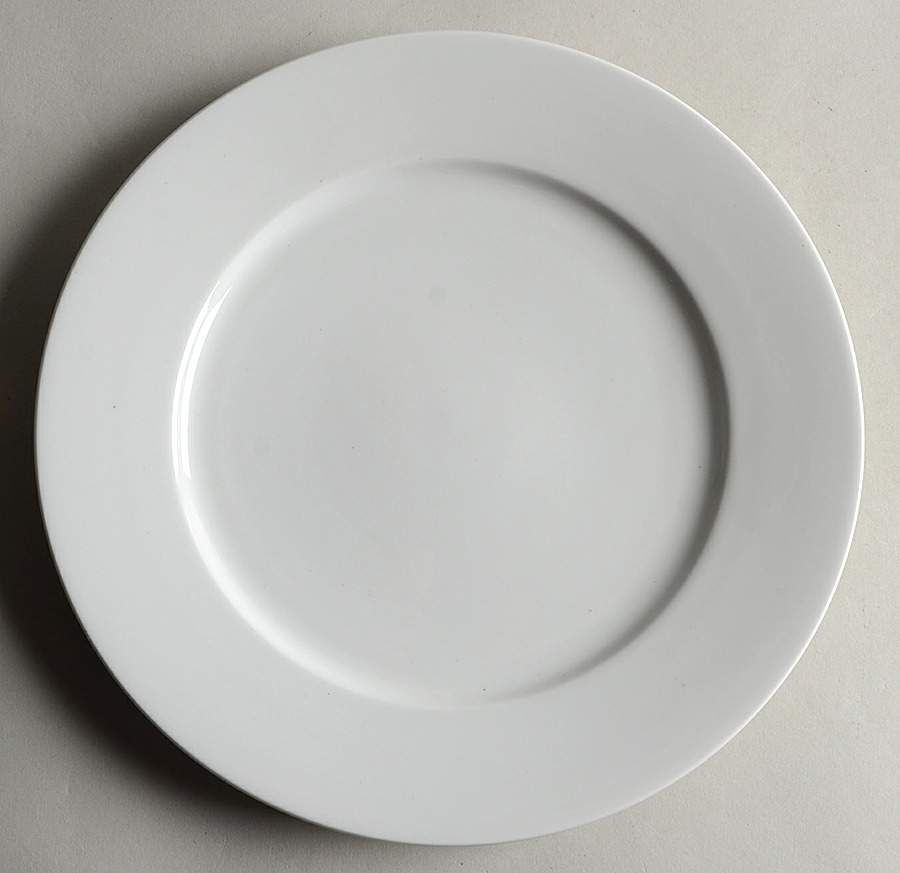 Smithfield Dinner Plate by International Silver-1