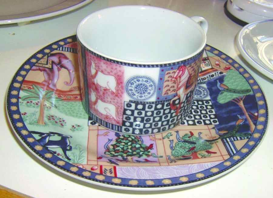 IEC8 Flat Cup & Saucer Set by Inhesion-1