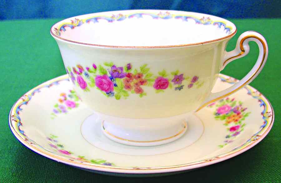 IMP63 Footed Cup & Saucer Set by Imperial (Japan)-1