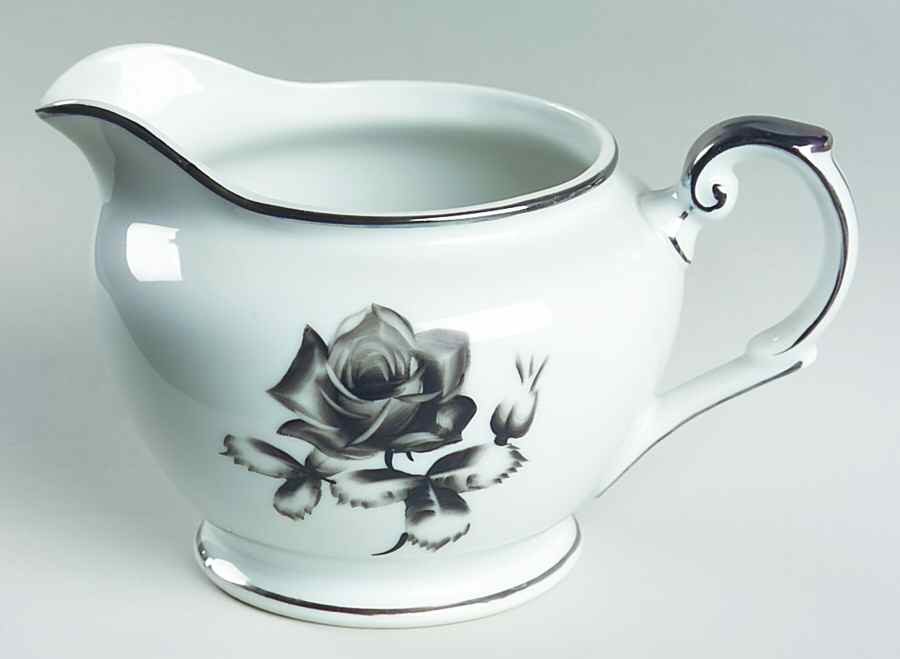 A5252-1 Creamer by I China (Japan)-1