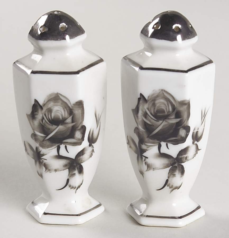 A5252-1 Salt & Pepper Set by I China (Japan)-1