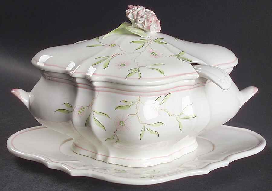 2160 Tureen & Lid w/Ladle by Italy-1