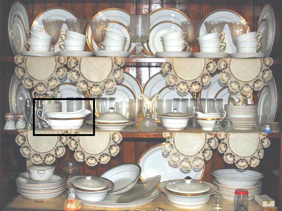 ILL19 Gravy Boat by Illinois China -1