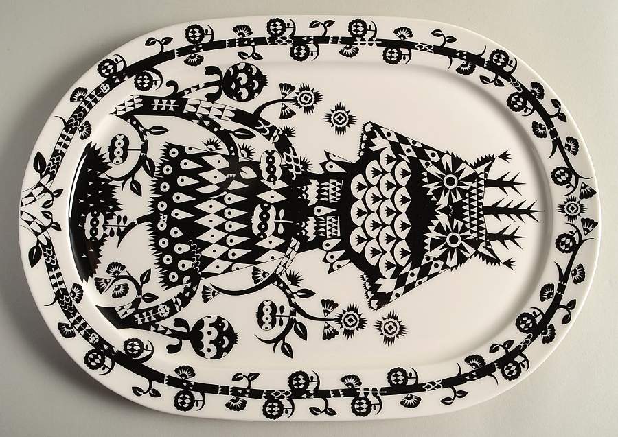 Taika Black 16" Oval Serving Platter by Iittala-1