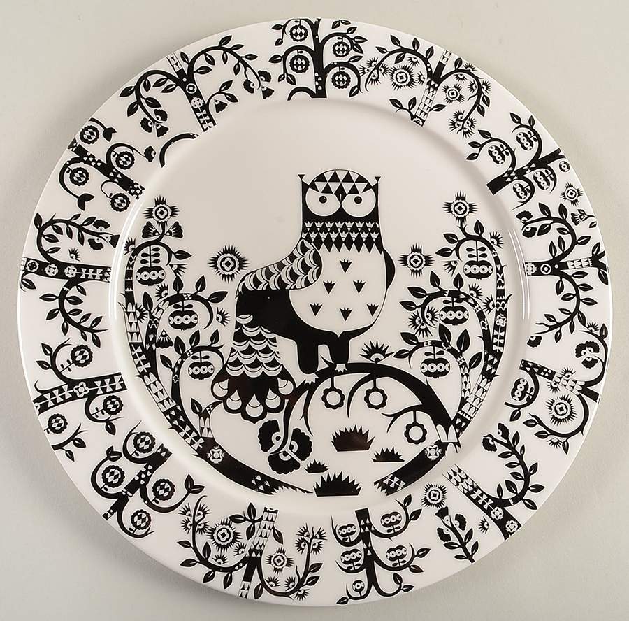 Taika Black Dinner Plate by Iittala-1