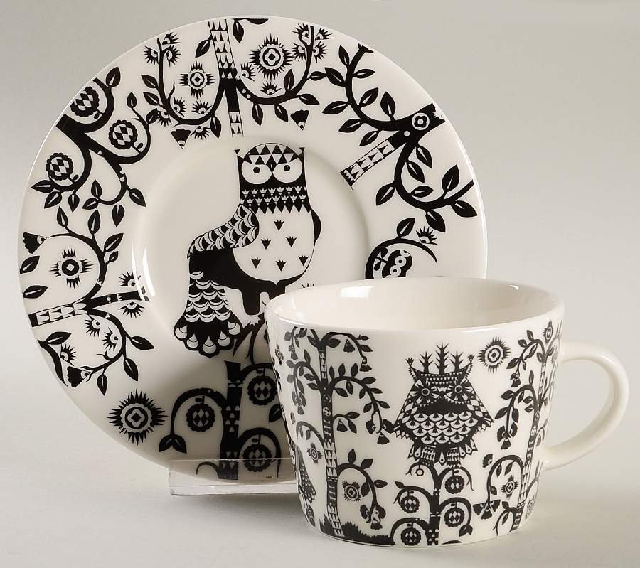 Taika Black Flat Cup & Saucer Set by Iittala-1