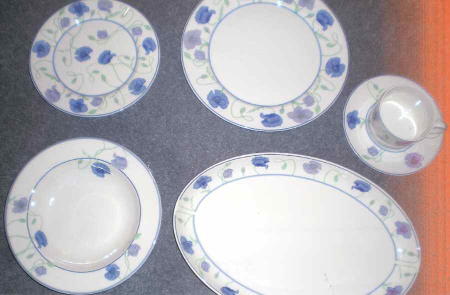 IOI4 Dinner Plate by Ionia-1