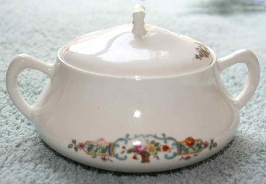 ILL20 Sugar Bowl & Lid by Illinois China -1