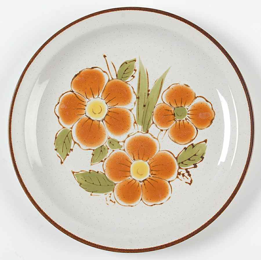 Floreal Dinner Plate by International-1