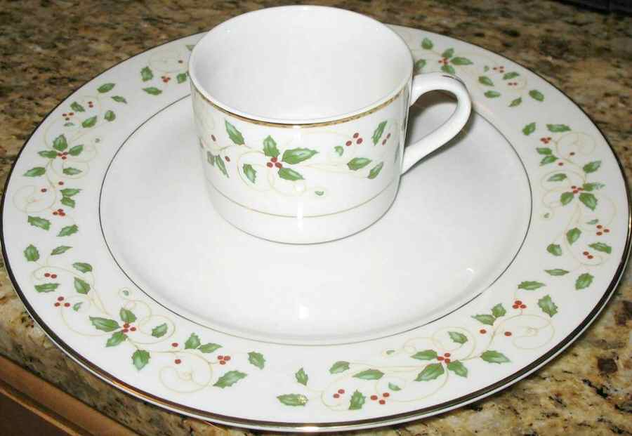 ISC5 Dinner Plate by International Silver-1