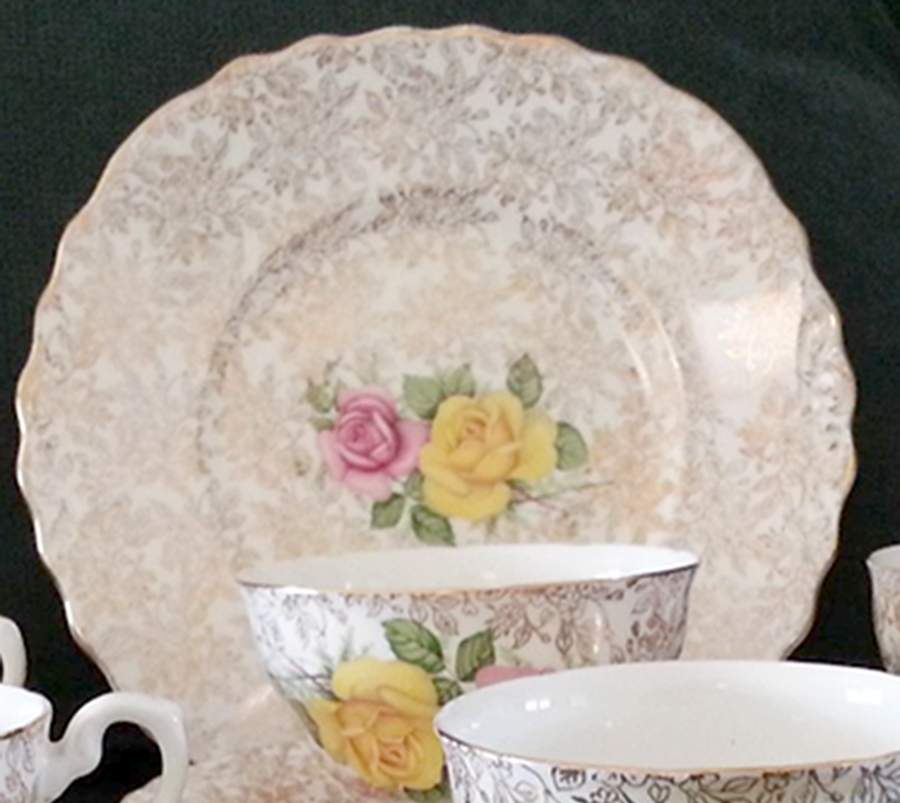 IPE18 Dinner Plate by Imperial (England)-1