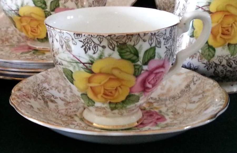 IPE18 Footed Cup & Saucer Set by Imperial (England)-1